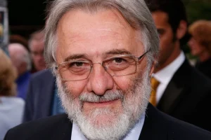 Ξέσπασε ο Γιάννης Σμαραγδής για τον θάνατο της συζύγου του: Κάποιοι άνοιγαν σαμπάνιες