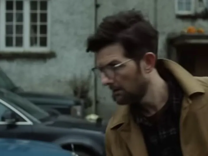 «Hokum»: Το τρέιλερ της νέας ταινίας τρόμου του Ντάμιαν Μακάρθι με τον Άνταμ Σκοτ