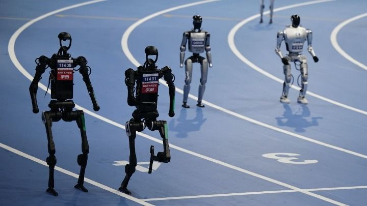 «Σχολείο για ανθρωποειδή ρομπότ» παρέχει εκπαίδευση σε μία σειρά σεναρίων καθημερινής εργασίας στην Κίνα