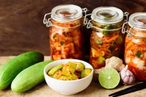 Το κίμτσι μπορεί να μας προστατεύει από τα μικροπλαστικά – Τι δείχνει νέα μελέτη