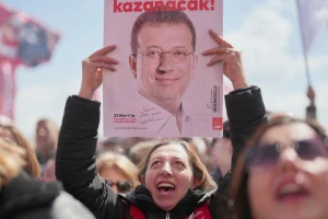 Ξεκινά η δίκη του Εκρέμ Ιμάμογλου στην Τουρκία – Αντιμέτωπος με έως 2.352 χρόνια φυλάκισης ο πρώην δήμαρχος Κωνσταντινούπολης