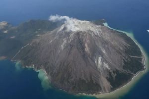 Ένα υπερηφαίστειο που συγκλόνισε κάποτε τη Γη ξαναγεμίζει με μάγμα