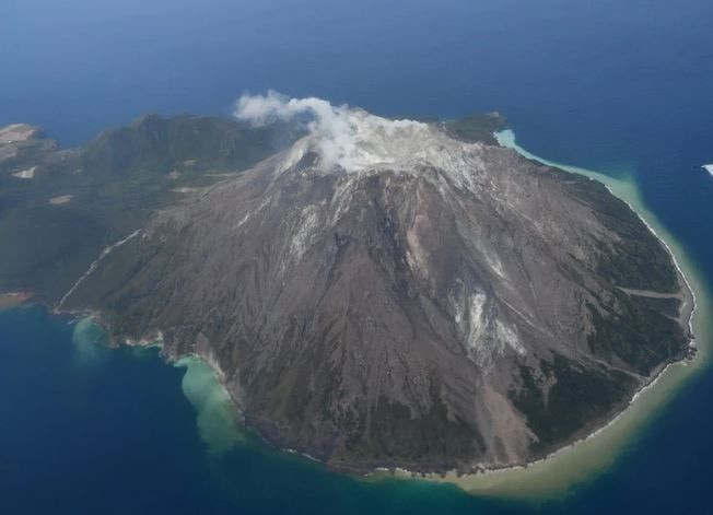 Ένα υπερηφαίστειο που συγκλόνισε κάποτε τη Γη ξαναγεμίζει με μάγμα