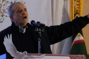 Το Ιράν στόχευσε πλοίο των ΗΠΑ και απειλεί τους πάντες -Οι Χούθι μπήκαν στον πόλεμο και το Ισραήλ κλιμακώνει τις επιθέσεις