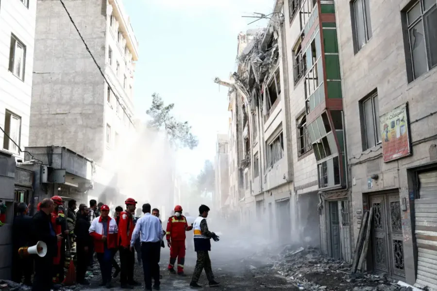 Ιράν: Σφοδρό πλήγμα ΗΠΑ και Ισραήλ σε λιμάνι κοντά στα Στενά του Ορμούζ – 5 νεκροί και τραυματίες