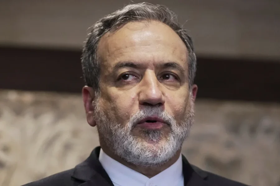 Έτοιμο το Ιράν για χερσαία αμερικανική εισβολή, λέει ο Αραγτσί