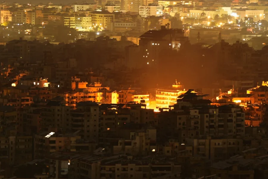 Όροι και ανταλλάγματα Τραμπ στην Τεχεράνη για το τέλος του πολέμου -Συνεχίζονται οι εκατέρωθεν επιθέσεις Ισραήλ-Ιράν