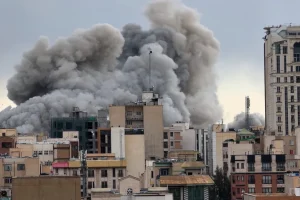 ΗΠΑ και Ιράν ανταλλάσσουν απειλές -Σήμερα τα περισσότερα πλήγματα, βομβαρδιστικά, μαχητικά, λέει ο Χέγκσεθ