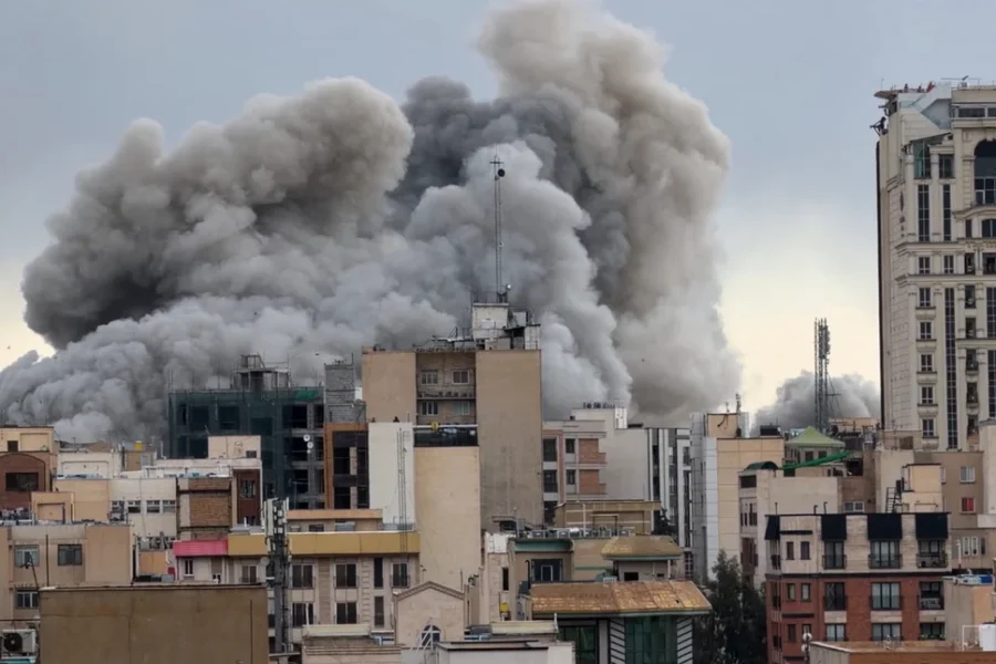ΗΠΑ και Ιράν ανταλλάσσουν απειλές -Σήμερα τα περισσότερα πλήγματα, βομβαρδιστικά, μαχητικά, λέει ο Χέγκσεθ