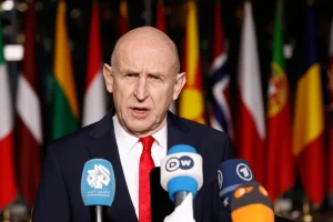 Η Κύπρος διαψεύδει ότι εκτοξεύτηκαν δύο πύραυλοι προς το νησί όπως είχε δηλώσει ο βρετανός υπουργός Αμυνας