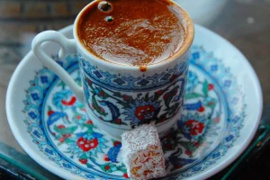 Δήμος της Κρήτης ανακαινίζει δημοτικά κτήρια για να γίνουν παραδοσιακά καφενεία