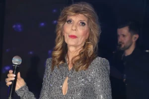 Κατερίνα Στανίση για την αυτοβιογραφία της: Κάποιοι πρώην σύντροφοί μου μπορεί να ντροπιαστούν