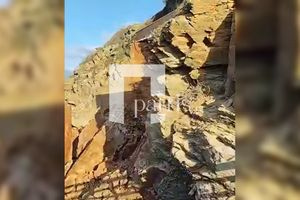 ΦΩΤΟ: Αναστάτωση από κατολίσθηση: Βράχοι έπεσαν σε θάλασσα