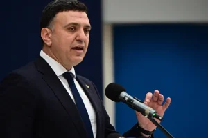 Κικίλιας στον Economist για την κλιμάκωση στη Μέση Ανατολή: Ανησυχητικό ότι πλοία ελληνικών συμφερόντων έχουν γίνει στόχος