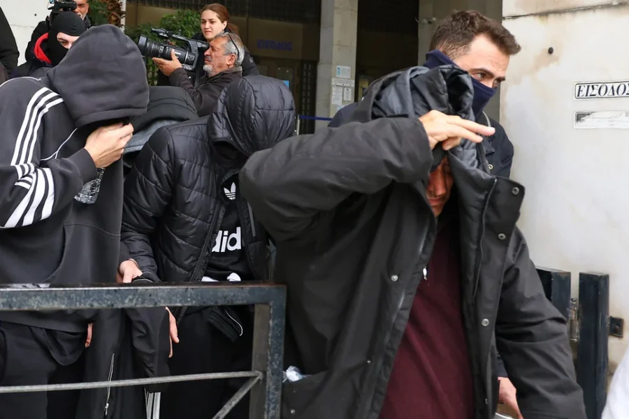 Οι 3+1 καταγγελίες που οδήγησαν στο ξήλωμα του κυκλώματος με την απάτη σε βάρος του ΕΦΚΑ