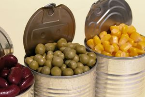 Κονσέρβες, όσπρια και άλλα…  τινά δαιμόνια πολέμου!