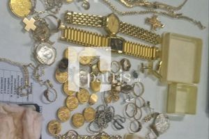 Εξαπάτησαν ηλικιωμένη στο Ρέθυμνο – Συνελήφθησαν σε καμπίνα πλοίου με χρυσαφικά και δεκάδες χρυσές λίρες