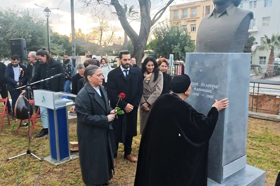 Ο «Αρχάγγελος» της Κρήτης κοσμεί το κέντρο των Χανίων