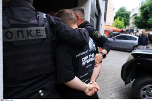 Λάρισα: Ισόβια στον 22χρονο για την δολοφονία της μητέρας του