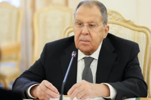 Σεργκέι Λαβρόφ: Γίνεται πόλεμος στη Μέση Ανατολή, να σταματήσουν οι επιθέσεις και από τις δύο πλευρές