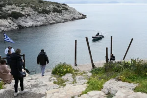 «Το ρεύμα τον ρούφηξε μέσα στην τρύπα, πάλευε 40 λεπτά να σωθεί» λέει ο φίλος του 34χρονου που βούτηξαν μαζί στο Πηγάδι του Διαβόλου