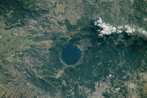 Μυστηριώδη λίμνη μέσα σε ηφαίστειο φωτογράφισε αστροναύτης από τον ISS