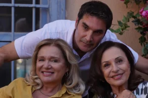 Ο Χριστόφορος Παπακαλιάτης δημοσίευσε backstage φωτογραφίες από τον επερχόμενο κύκλο του «Maestro»