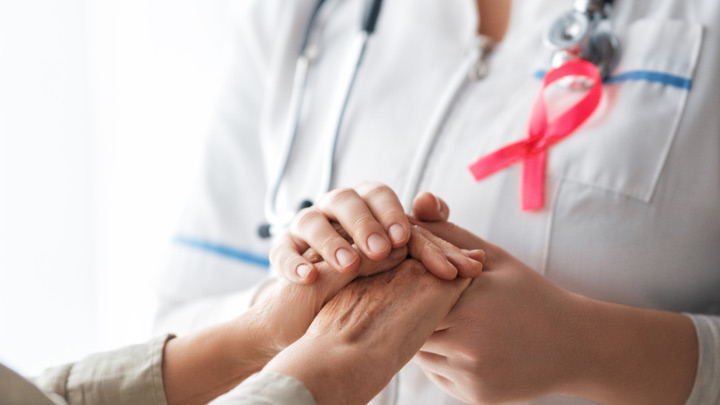 Μαθητές γίνονται επιστήμονες για μία ημέρα για να εργαστούν σε ερευνητικές μεθόδους θεραπείας του καρκίνου