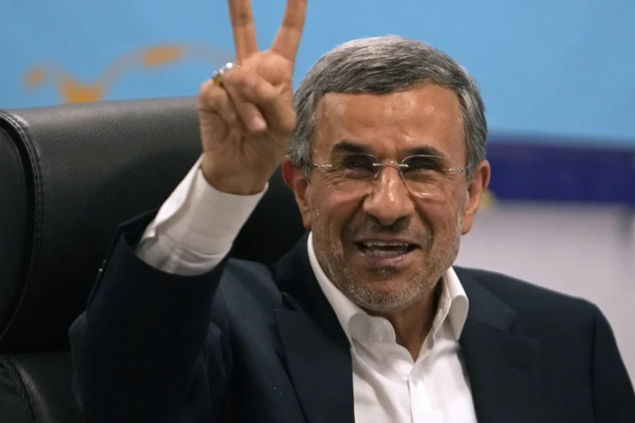 Ιρανικά ΜΜΕ: Νεκρός και ο πρώην πρόεδρος του Ιράν, Μαχμούντ Αχμαντινετζάντ, από τα χτυπήματα στην Τεχεράνη