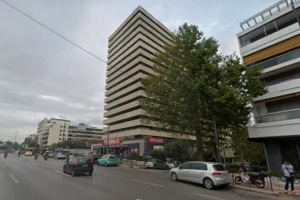 Απίστευτο: Εντόπισαν κοτέτσι και… στάνη στον 16ο όροφο πολυκατοικίας στους Αμπελόκηπους