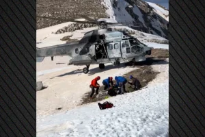 Δραματική διάσωση ορειβάτη που τραυματίστηκε στη Δρακόλιμνη Τύμφης