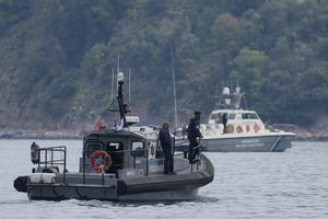 Σκάφος της Frontex στο οποίο επέβαινε η Εσθονή πρέσβης βούλιαξε στο Καστελλόριζο, πέντε οι τραυματίες