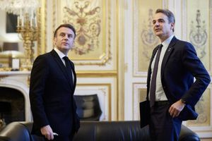 Τηλεφώνημα Μακρόν σε Μητσοτάκη, συμφώνησαν να συνεργαστούν για Κύπρο και ελευθερία της ναυσιπλοΐας στην Ερυθρά Θάλασσα