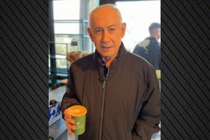«Πεθαίνει» για καφέ ο Νετανιάχου, δεν είναι νεκρός: Βίντεο με το οποίο ο Ισραηλινός πρωθυπουργός διαψεύδει τις φήμες περί θανάτου του