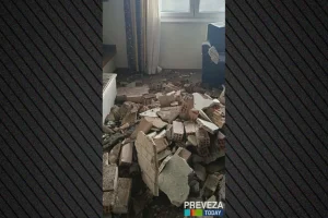 Σοβαρές υλικές ζημιές από πτώση κεραυνού σε κατοικία στην Πρέβεζα, σώοι οι ένοικοι