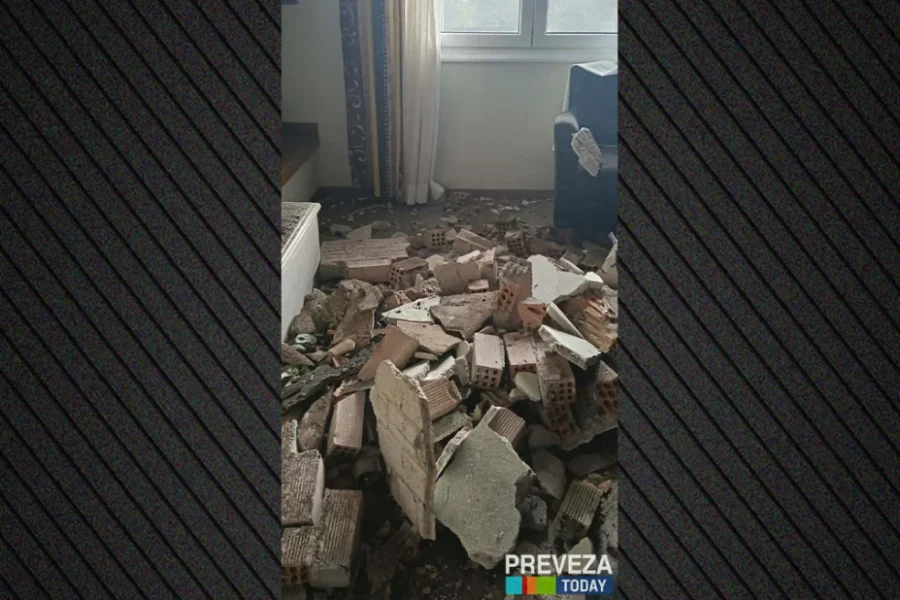 Σοβαρές υλικές ζημιές από πτώση κεραυνού σε κατοικία στην Πρέβεζα, σώοι οι ένοικοι