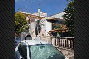 Τραγωδία στον Βόλο: Νεκρές μητέρα και κόρη από έκρηξη και φωτιά σε διαμέρισμα