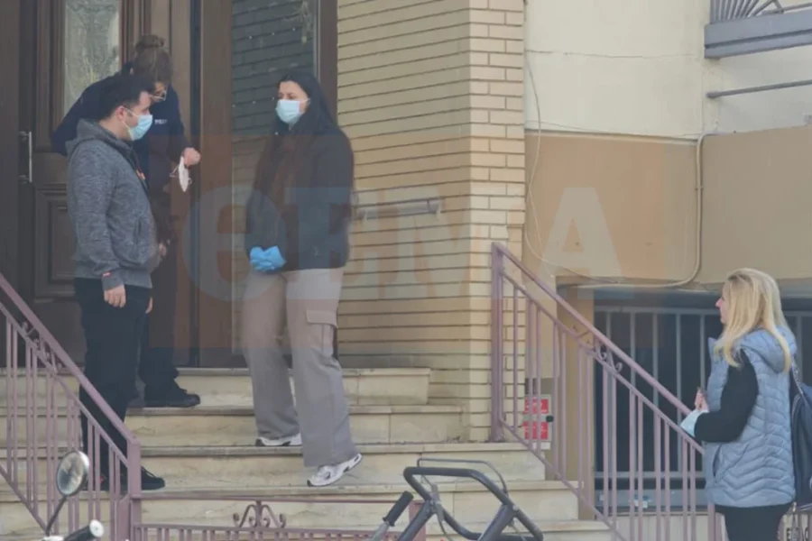 Θρίλερ στου Ζωγράφου: Νεκρές μάνα και κόρη σε «σφραγισμένο» δωμάτιο, έχει προσαχθεί ο γιος της οικογένειας