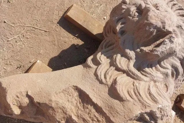 Ανασκαφή στους Φιλίππους: Εντοπίστηκε εντυπωσιακός μαρμάρινος λέοντας με πλούσια κόμη