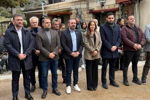 Μια παλιά ορθόδοξη κόντρα ΝΔ – ΠΑΣΟΚ όπως της δεκαετίας του 1980!