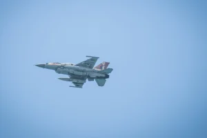 Το Ιράν χτύπησε ισραηλινό μαχητικό, «δεν υπέστη ζημιές το F-16», απαντά το Ισραήλ