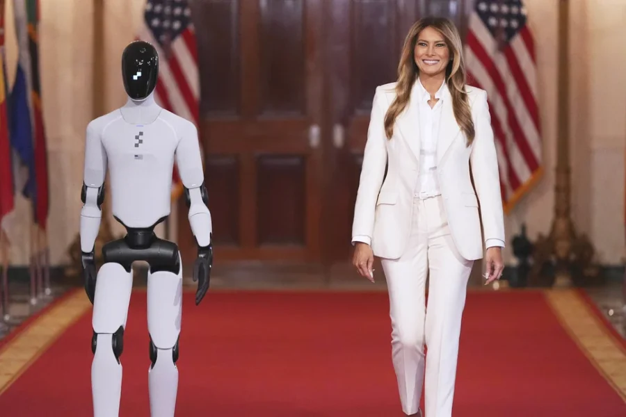 Η Μελάνια Τραμπ με τη συνοδεία… ρομπότ, στη Σύνοδο για την τεχνητή νοημοσύνη