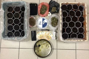 Με χειροπέδες 46χρονος για παράβαση των νομοθεσιών για τα ναρκωτικά, περί Τελωνειακού Κώδικα και για τα όπλα στη Μεσσηνία