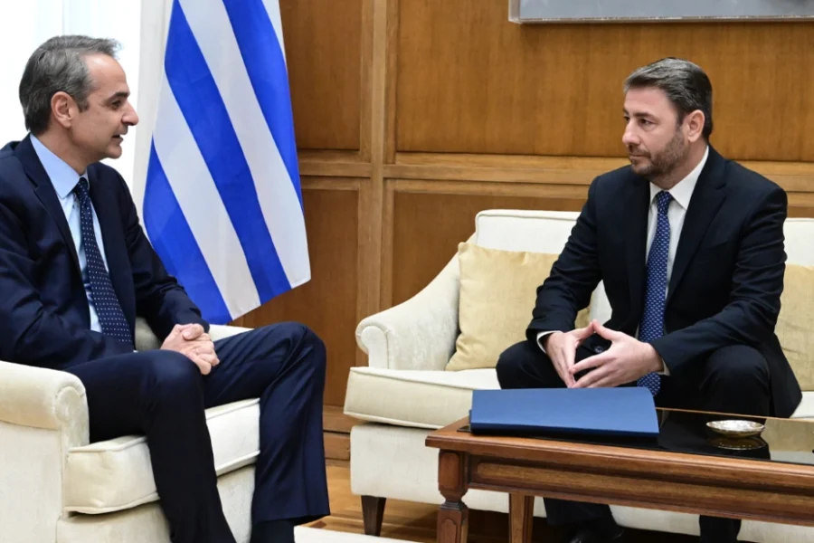 Ο Μητσοτάκης ενημερώνει τον Ανδρουλάκη με φόντο την κλιμάκωση στη Μέση Ανατολή: Δύσκολος ακόμα ο επαναπατρισμός Ελλήνων