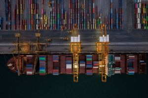 Μείωση για τις ελληνικές εξαγωγές, αλλά αύξηση για τα τρόφιμα τον Ιανουάριο 2026