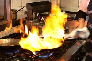 «Στο κόκκινο» η Κρήτη λόγω υγραερίου – Με υψηλή επικινδυνότητα χιλιάδες επιχειρήσεις