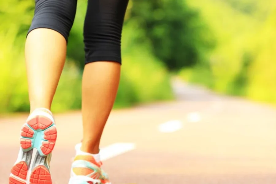 Ειδικοί αποκαλύπτουν: Οι άνθρωποι που περπατούν πολύ γρήγορα μοιράζονται κοινά χαρακτηριστικά