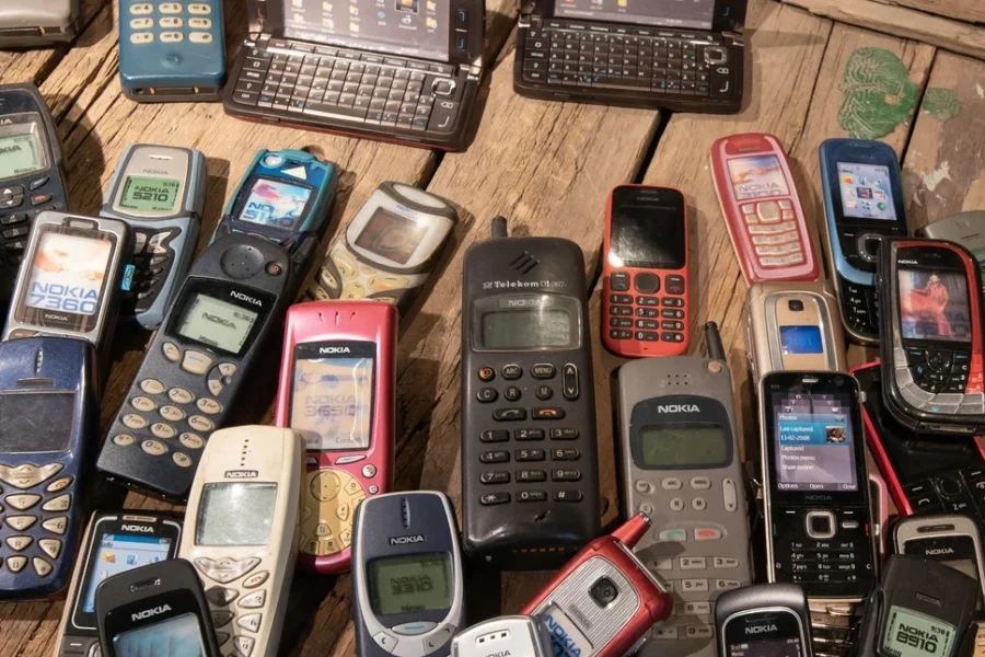 Τα παλιά κινητά τηλέφωνα αξίζουν μια περιουσία το 2026