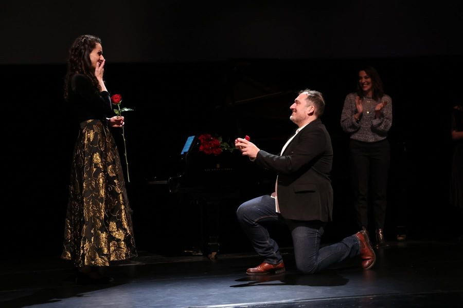 Πρόταση γάμου επί σκηνής στο Πολιτιστικό Συνεδριακού Κέντρο Ηρακλείου