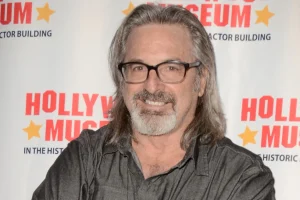 Νέα στοιχεία για τον θάνατο του Ρόμπερτ Καραντάιν μετά την επιβεβαίωση της αυτοκτονίας